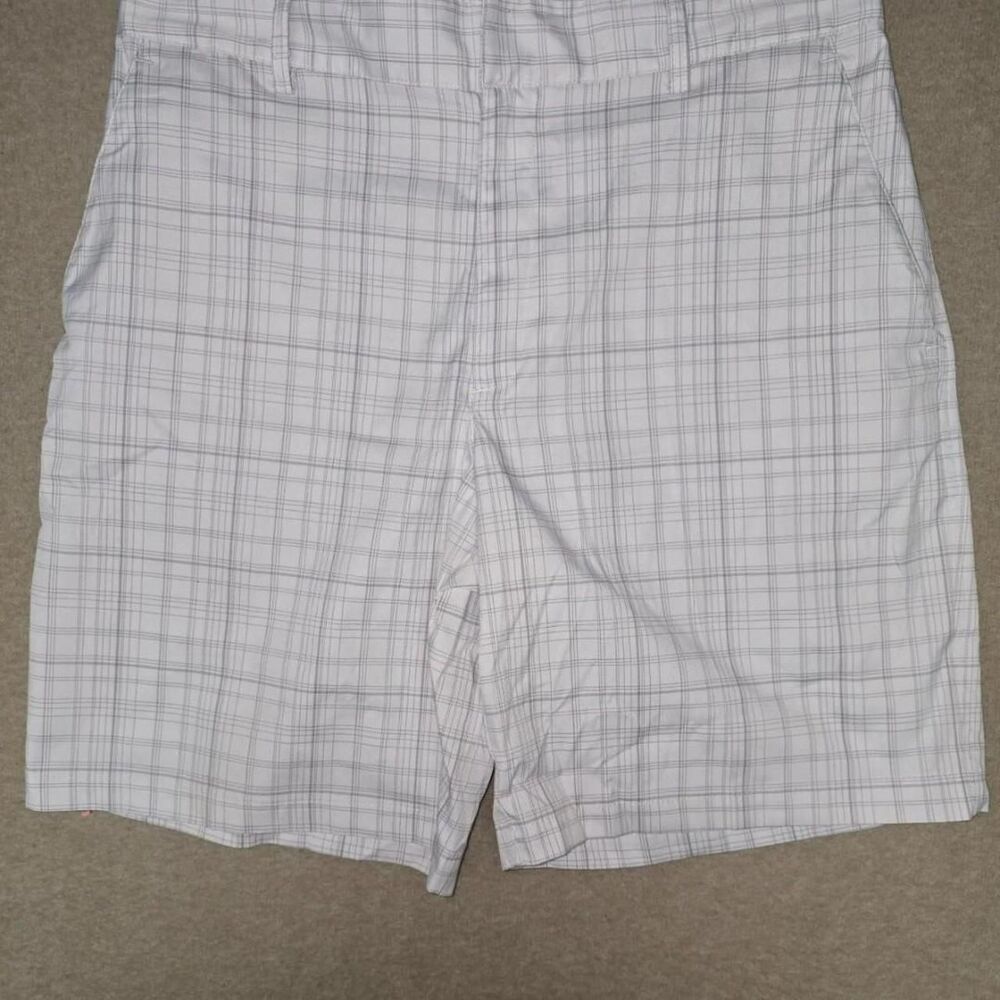 Under-armour Men's White and Grey Shorts